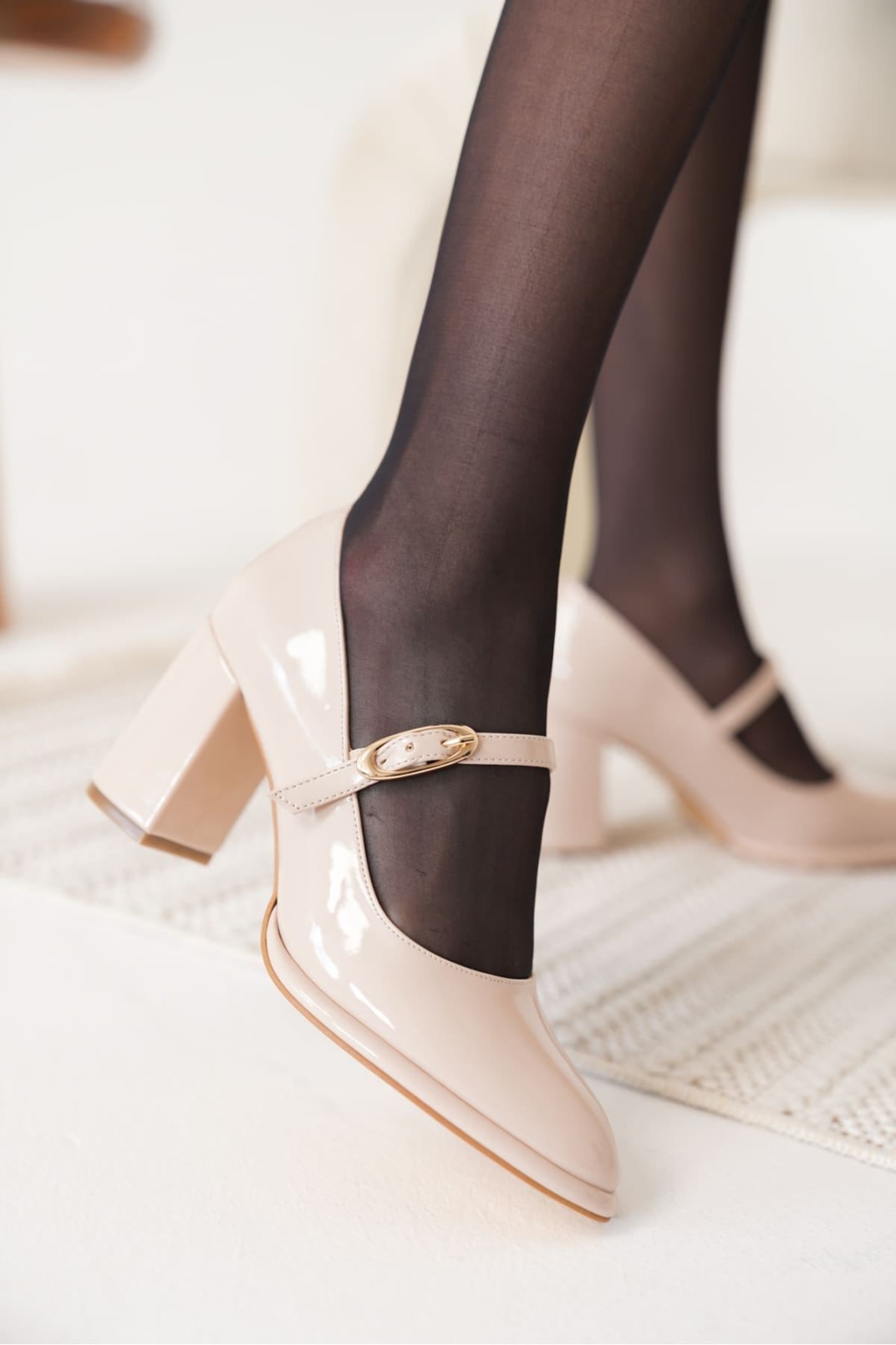 Bej Kadın Topuklu Ayakkabı TR18MS12B