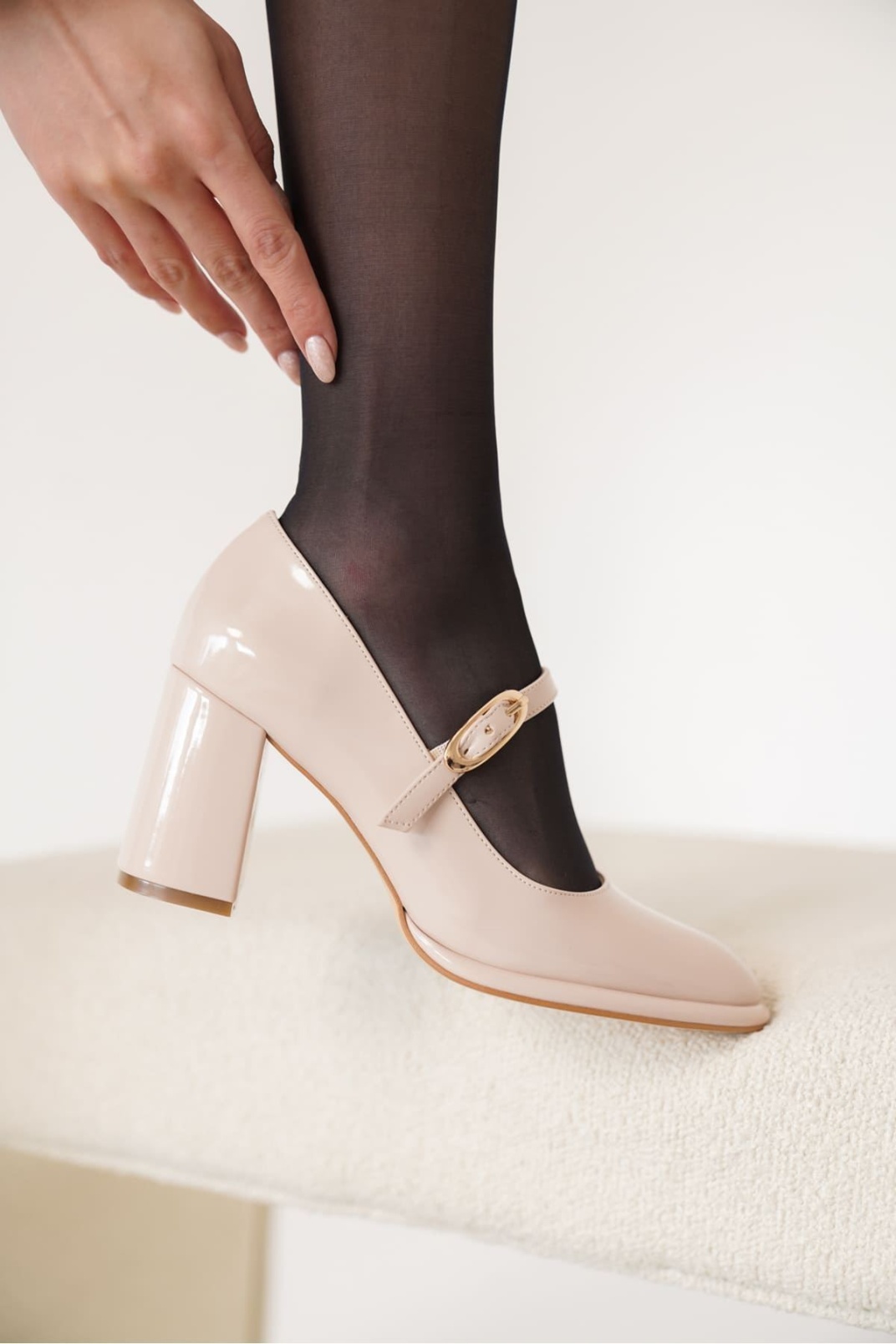 Bej Kadın Topuklu Ayakkabı TR18MS12B