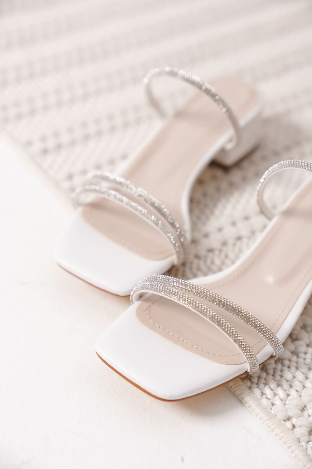 Kadın Kalın Topuklu Beyaz Terlik TR20MY14B