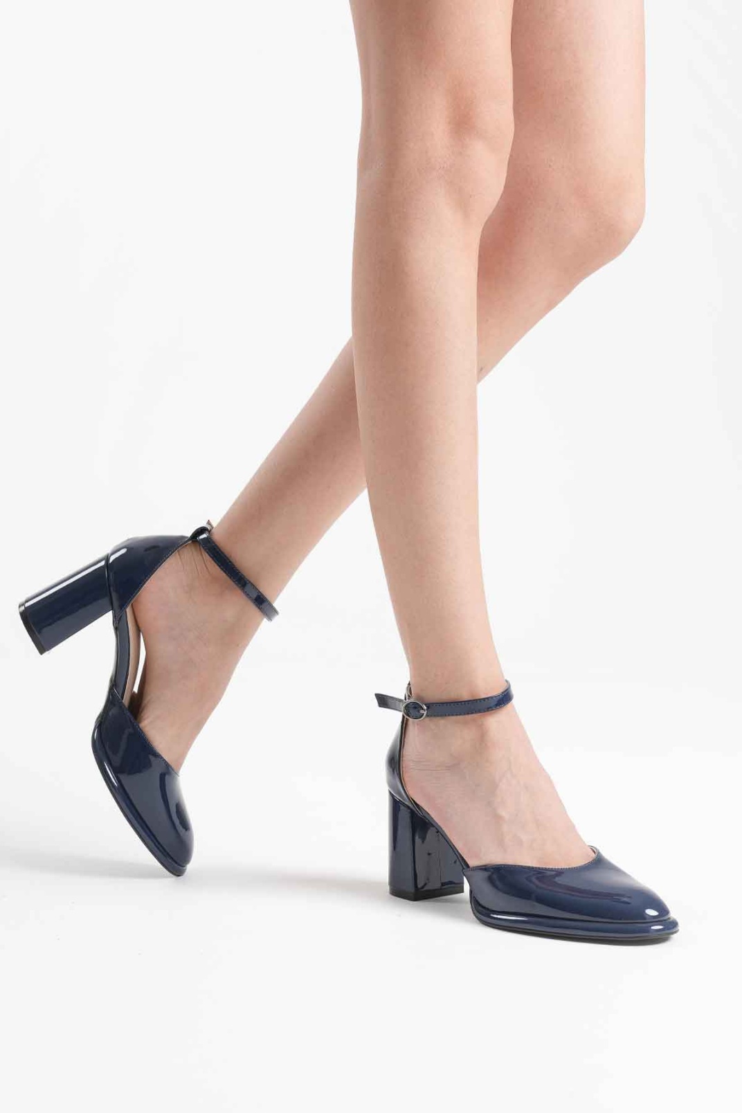 Lacivert Rugan Kadın Topuklu Ayakkabı TR18MS04C