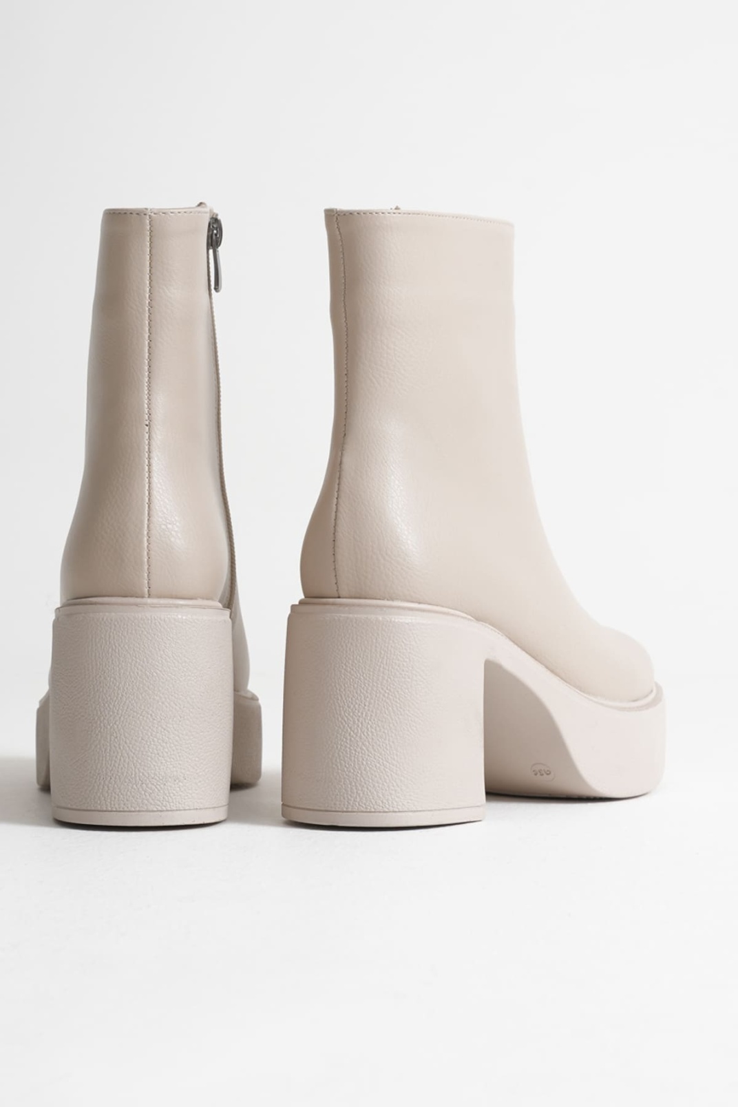 Kadın Bej Topuklu Bot TR08MK13B