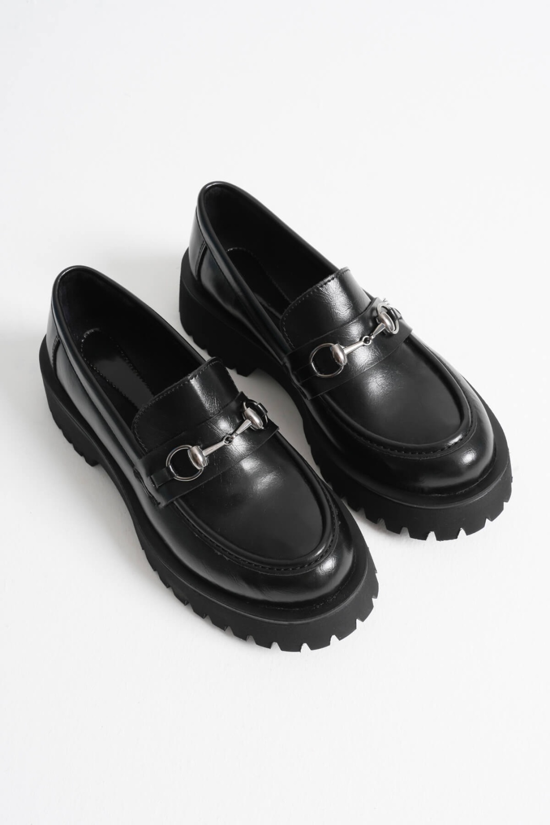 Toka Detaylı Siyah Günlük Loafer Ayakkabı TR10MS04A