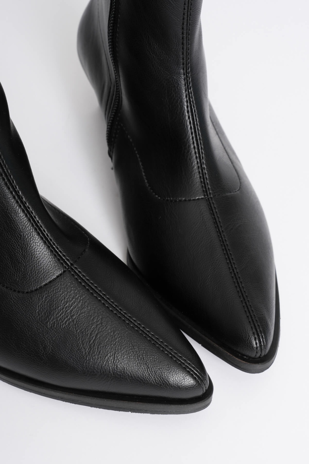 Kadın Siyah Topuklu Bot TR23MK01A