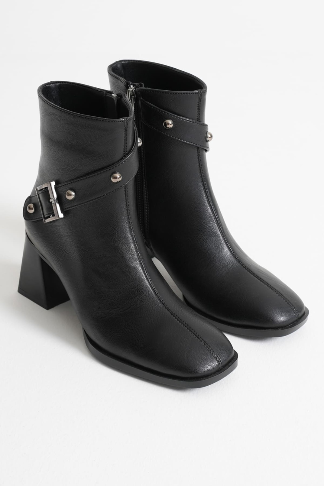 Kadın Siyah Topuklu Bot TR08MK25A