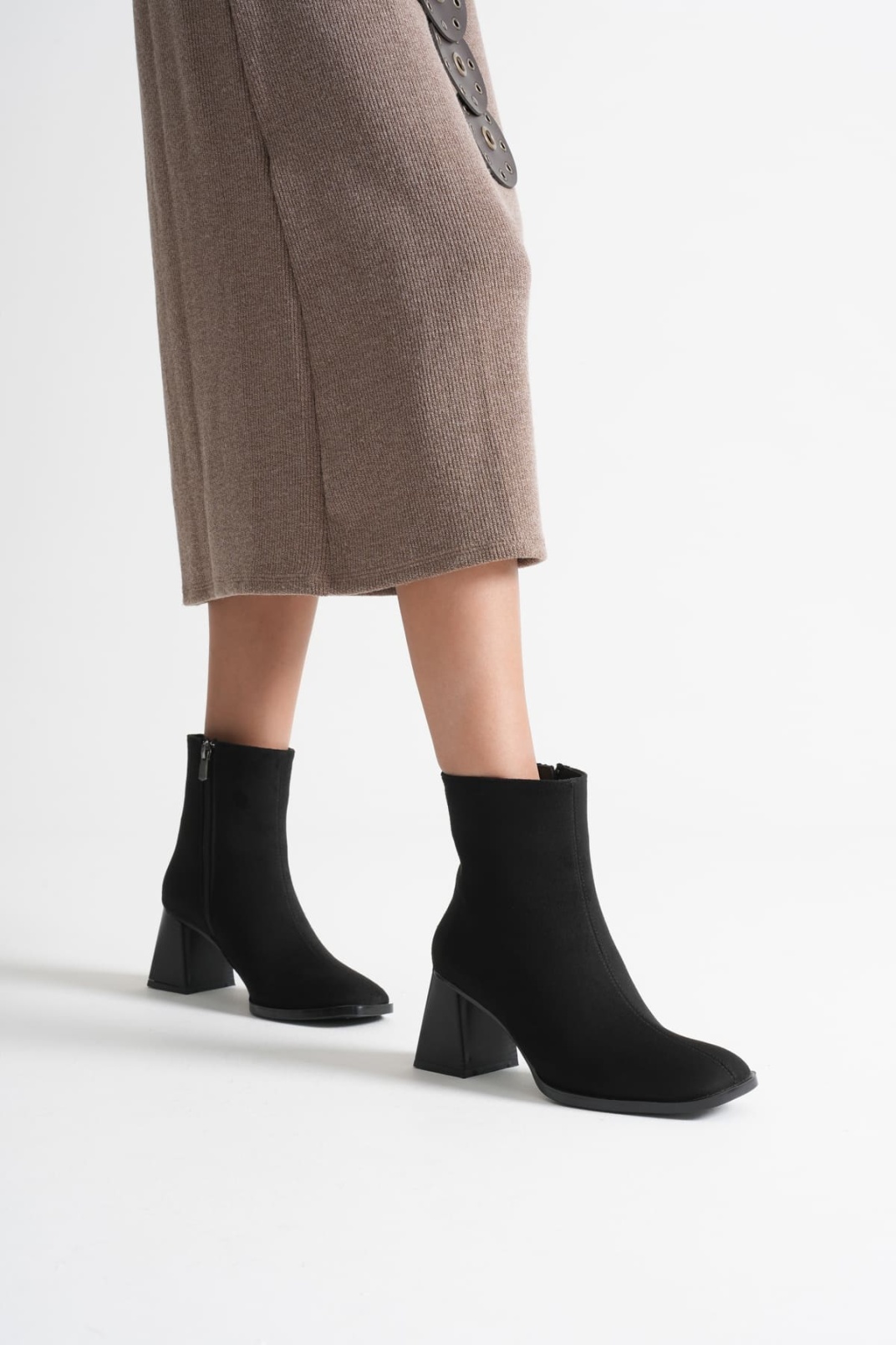 Kadın Siyah Süet Topuklu BotTR08MK24D