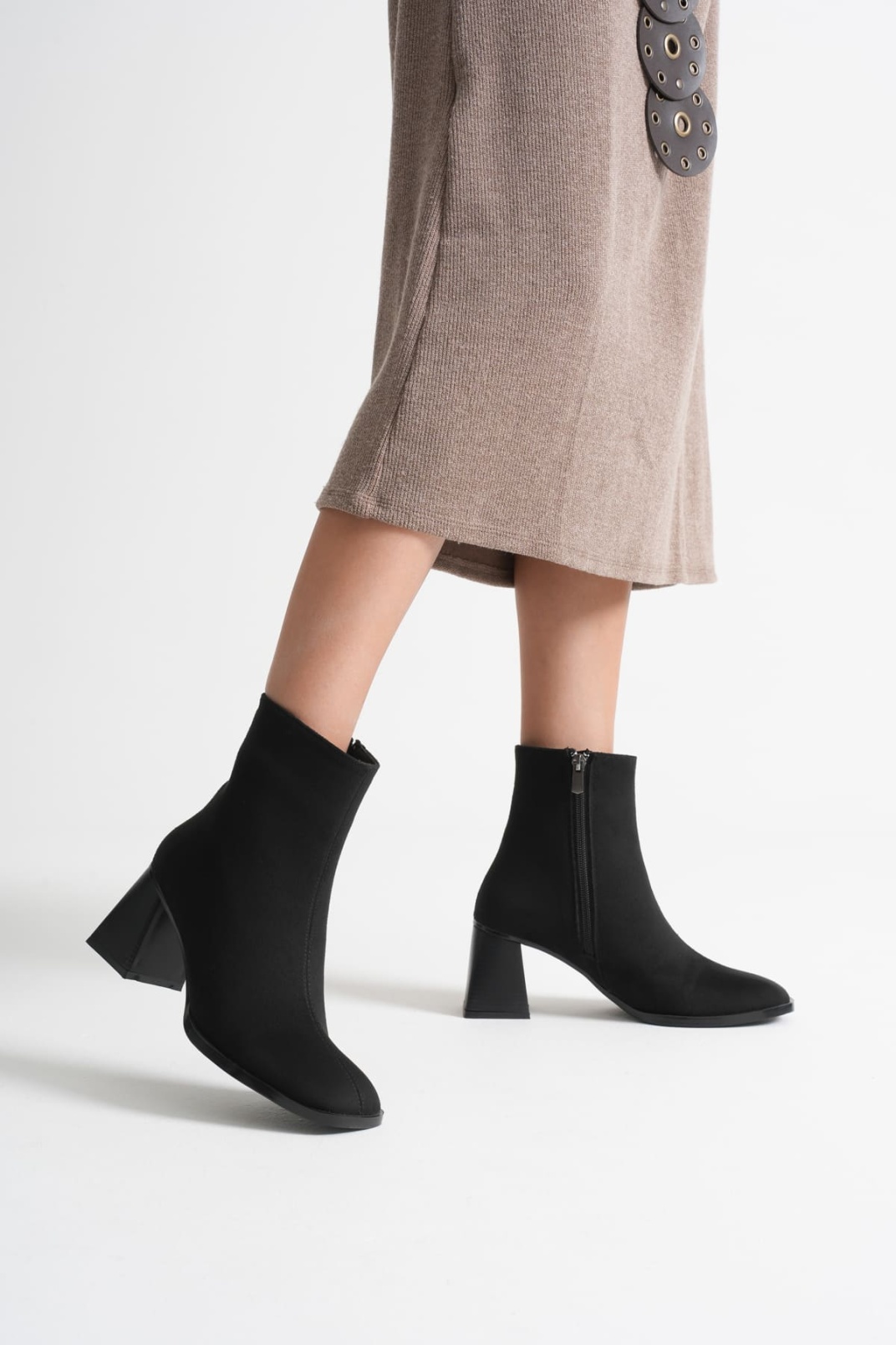 Kadın Siyah Süet Topuklu BotTR08MK24D