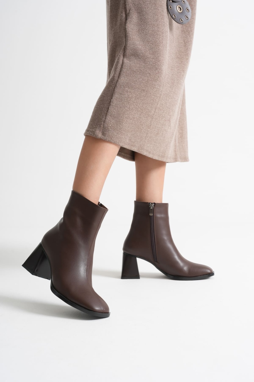 Kadın Acı Kahve Topuklu Bot TR08MK24C