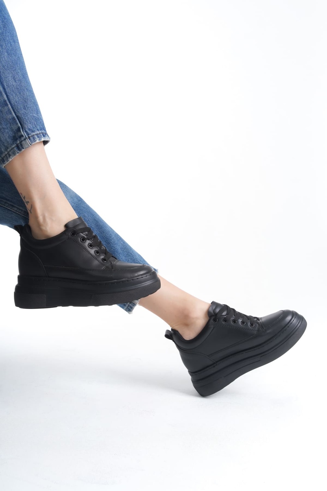 Kadın Gizli Topuk Siyah Spor Ayakkabı