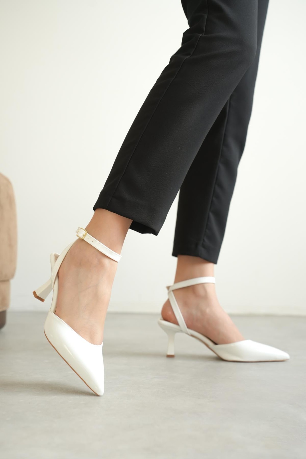 Kadın Beyaz Rugan Topuklu Ayakkabı TR03MS02B