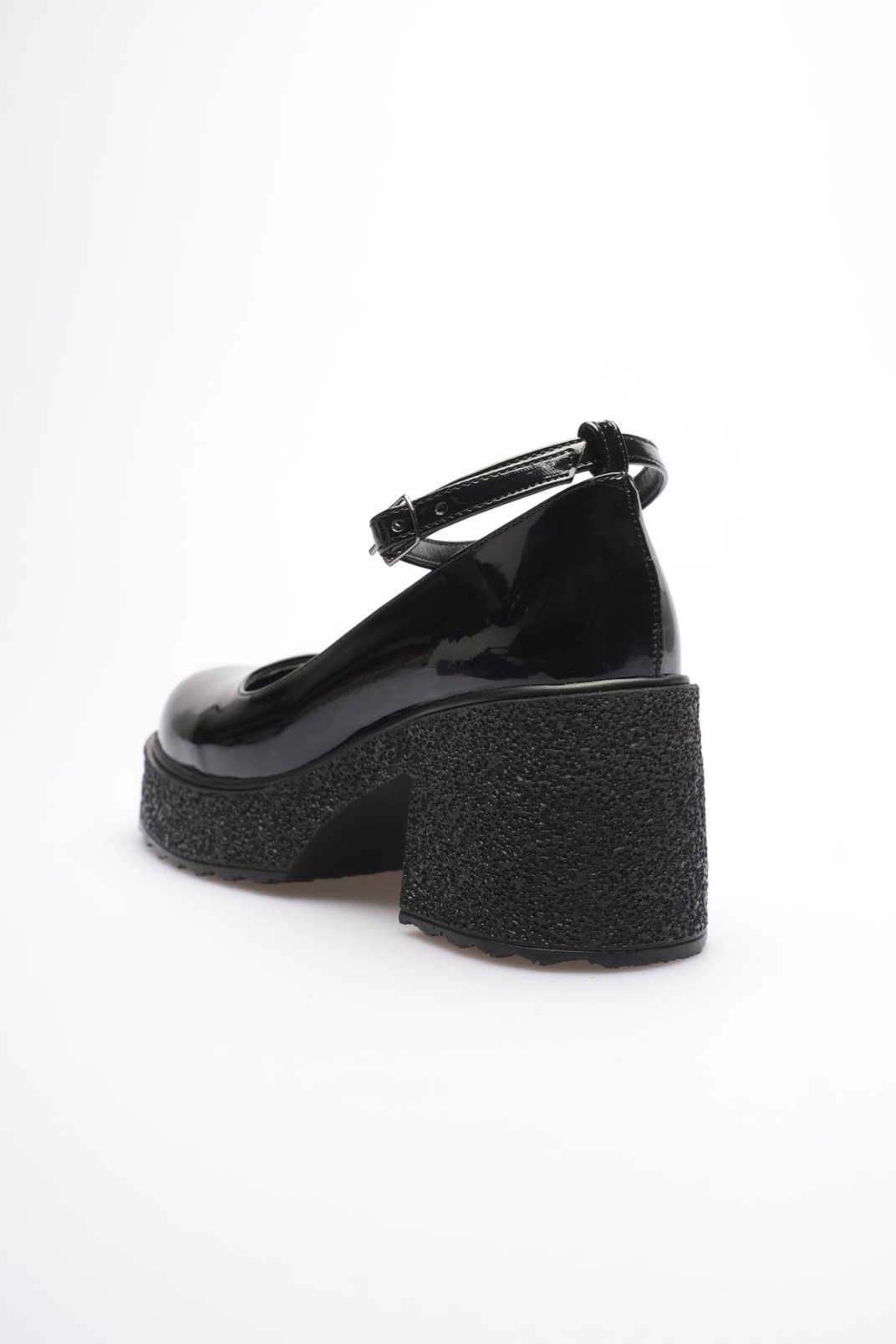 Kadın Siyah Rugan Bilekten Baretli Günlük Ayakkabı TR06MS01A