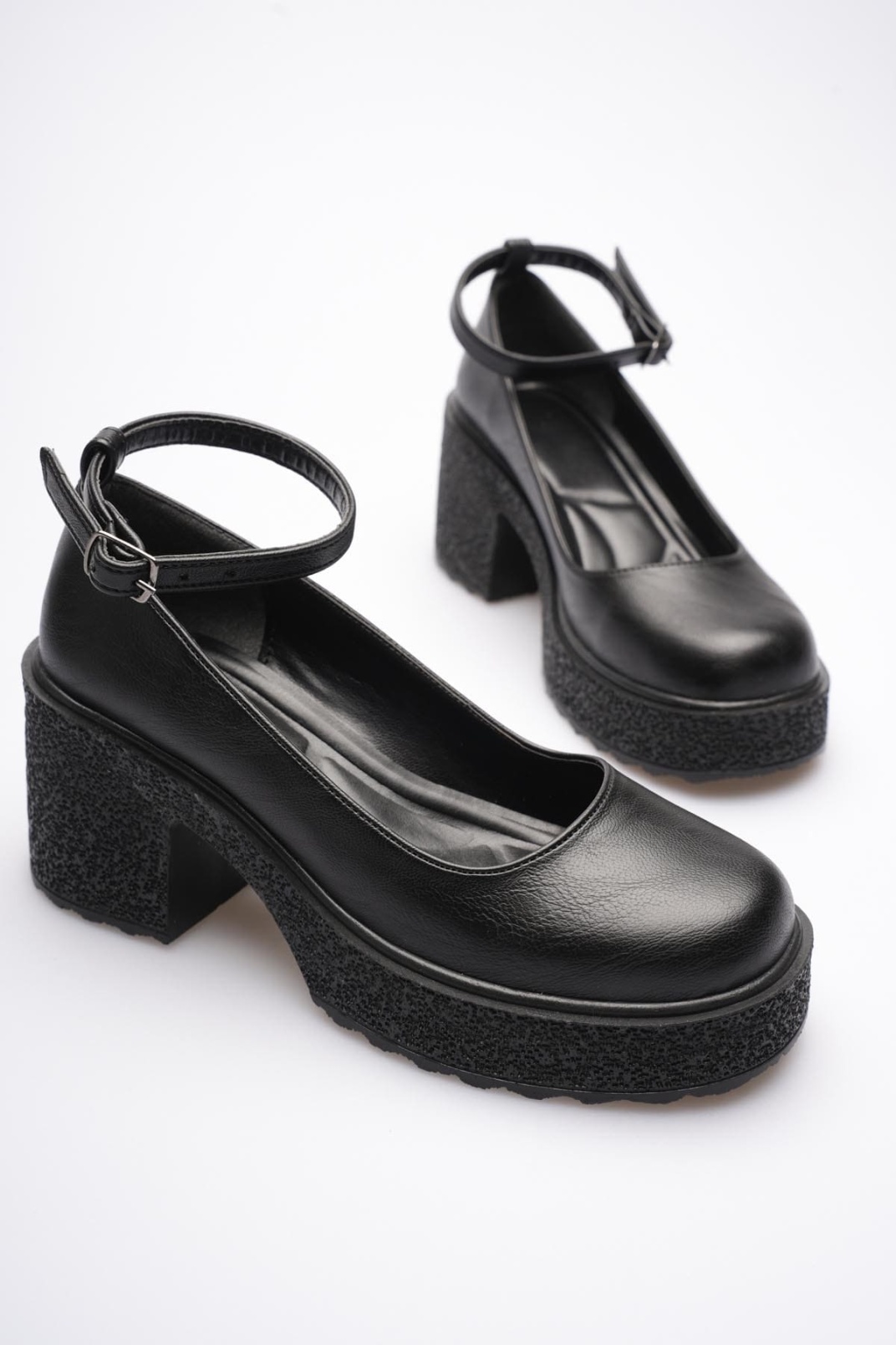 Kadın Siyah Bilekten Baretli Günlük Ayakkabı TR06MS01C