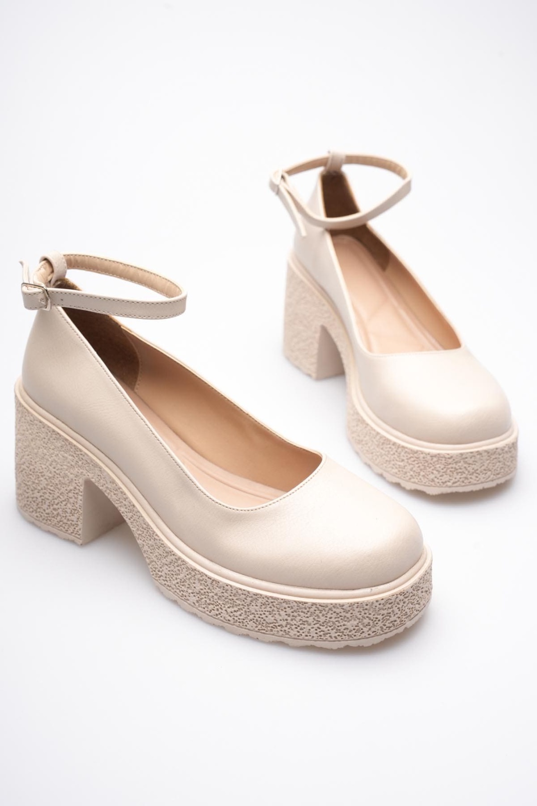 Kadın Bej Bilekten Baretli Günlük Ayakkabı TR06MS01D