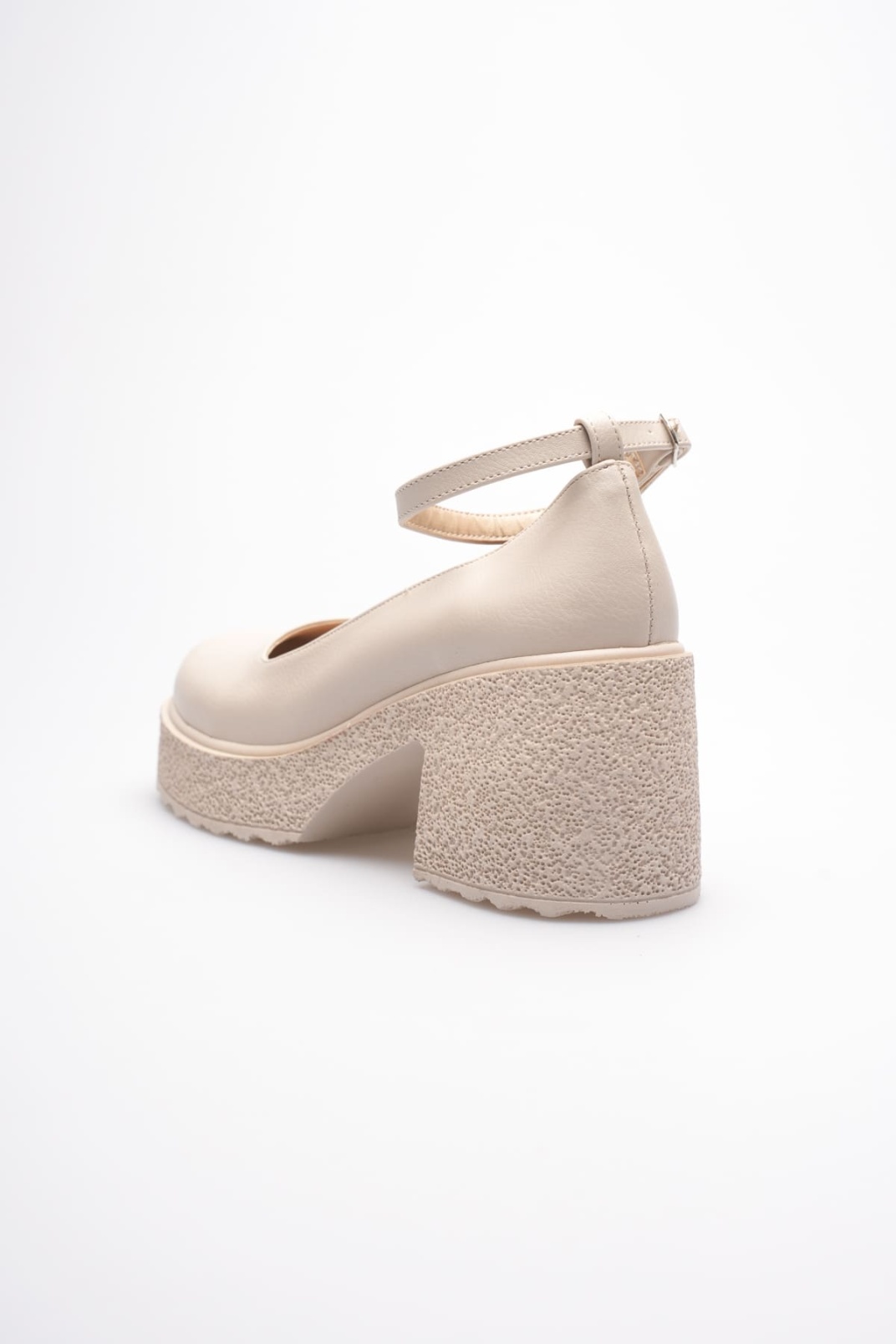 Kadın Bej Bilekten Baretli Günlük Ayakkabı TR06MS01D