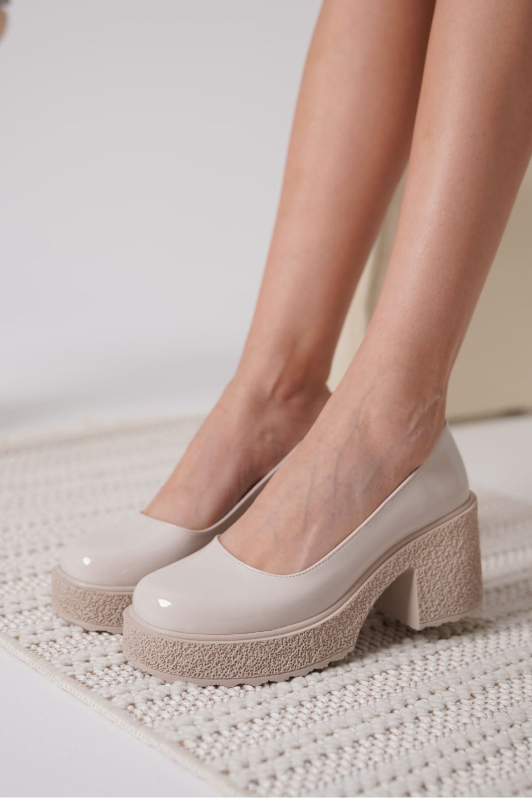 Kadın Bej Rugan Günlük Ayakkabı TR06MS04B