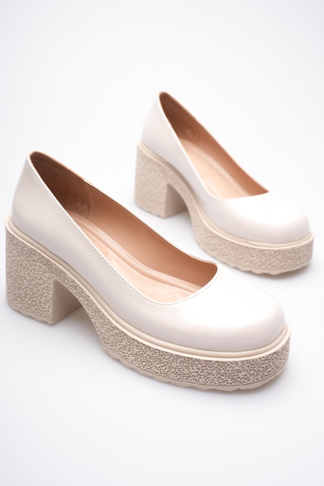 Kadın Bej Rugan Günlük Ayakkabı TR06MS04B