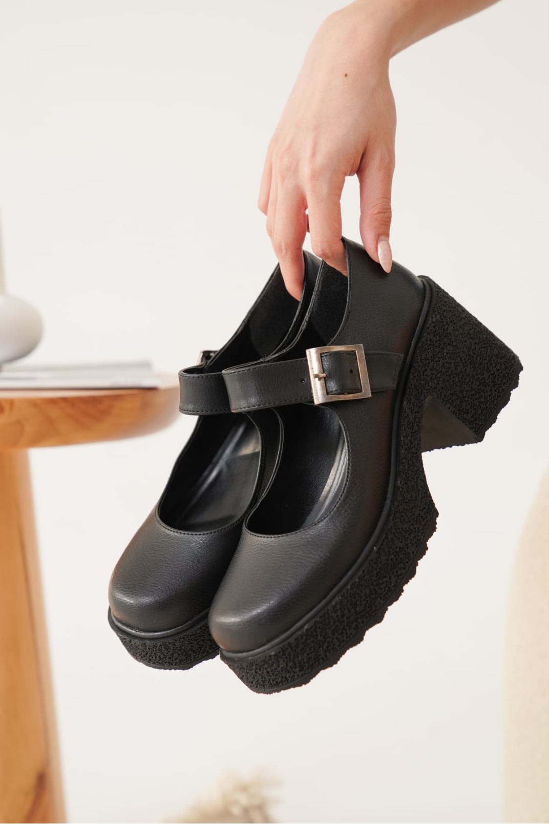 Kadın Siyah Günlük Ayakkabı TR06MS05C