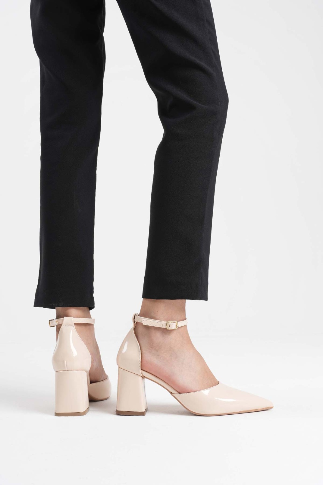 Bej Rugan Kadın Topuklu Ayakkabı TR08MS11B