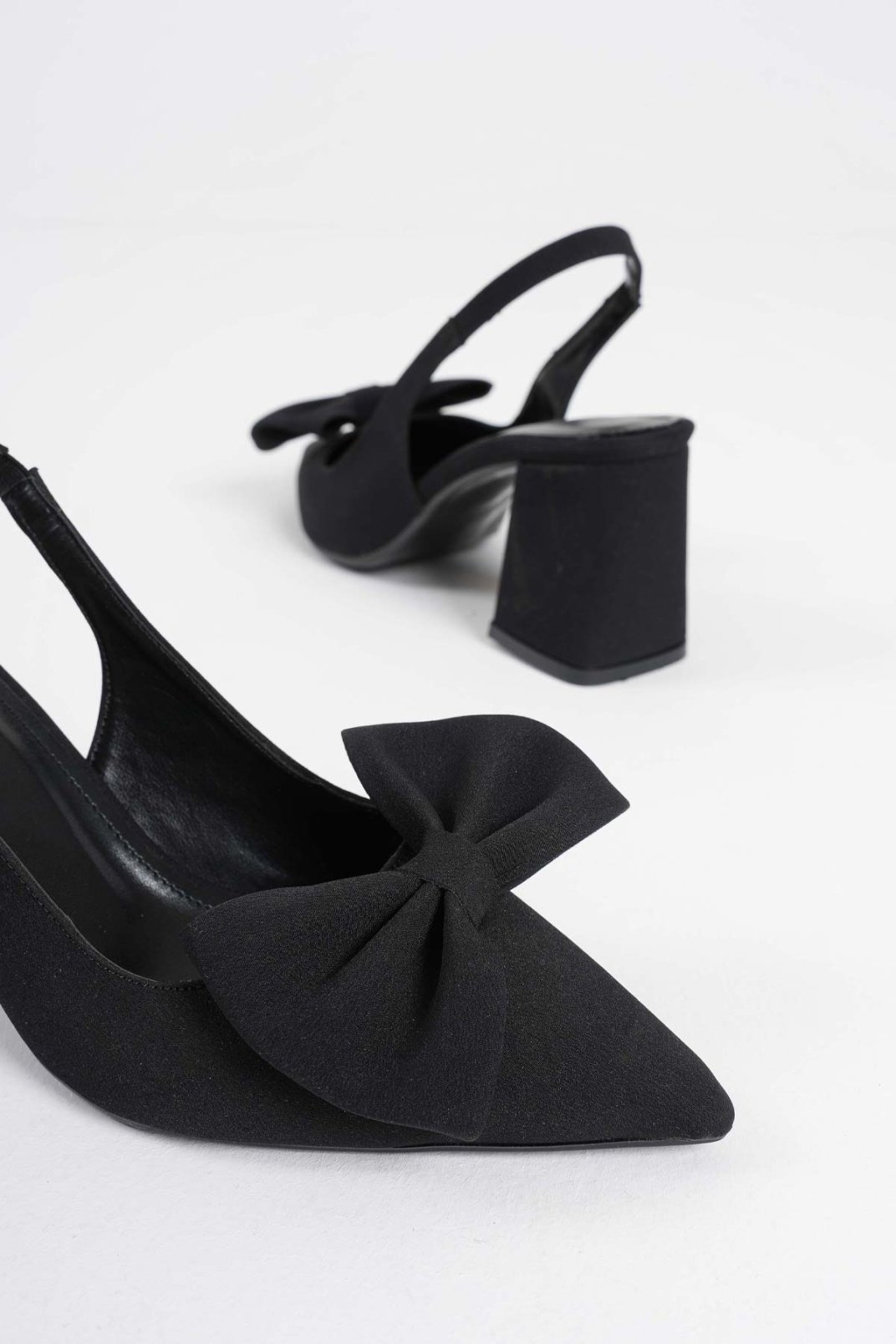 Siyah Kadın Topuklu Ayakkabı TR08MS15A