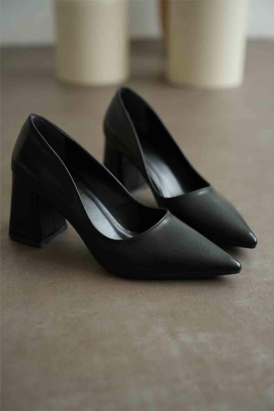 Siyah Cilt Kadın Topuklu Ayakkabı TR08MS16A