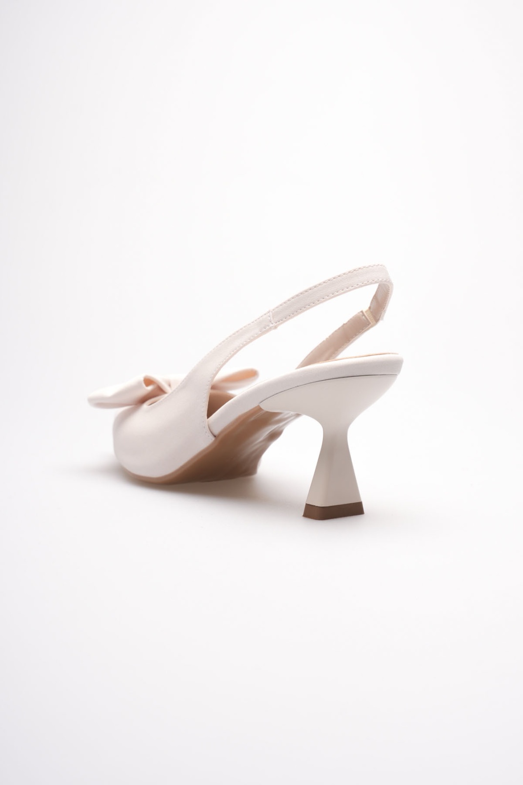 Bej Fiyonklu Kitten Topuklu Slingback Kadın Ayakkabı TR08MS24B