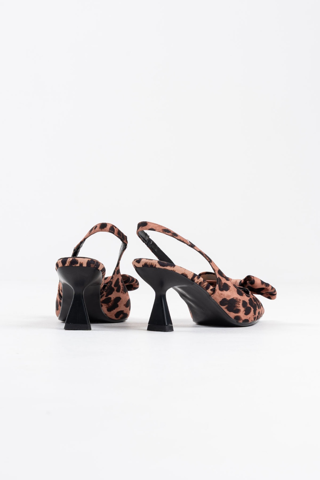 Leopar Fiyonklu Kitten Topuklu Slingback Kadın Ayakkabı TR08MS24D