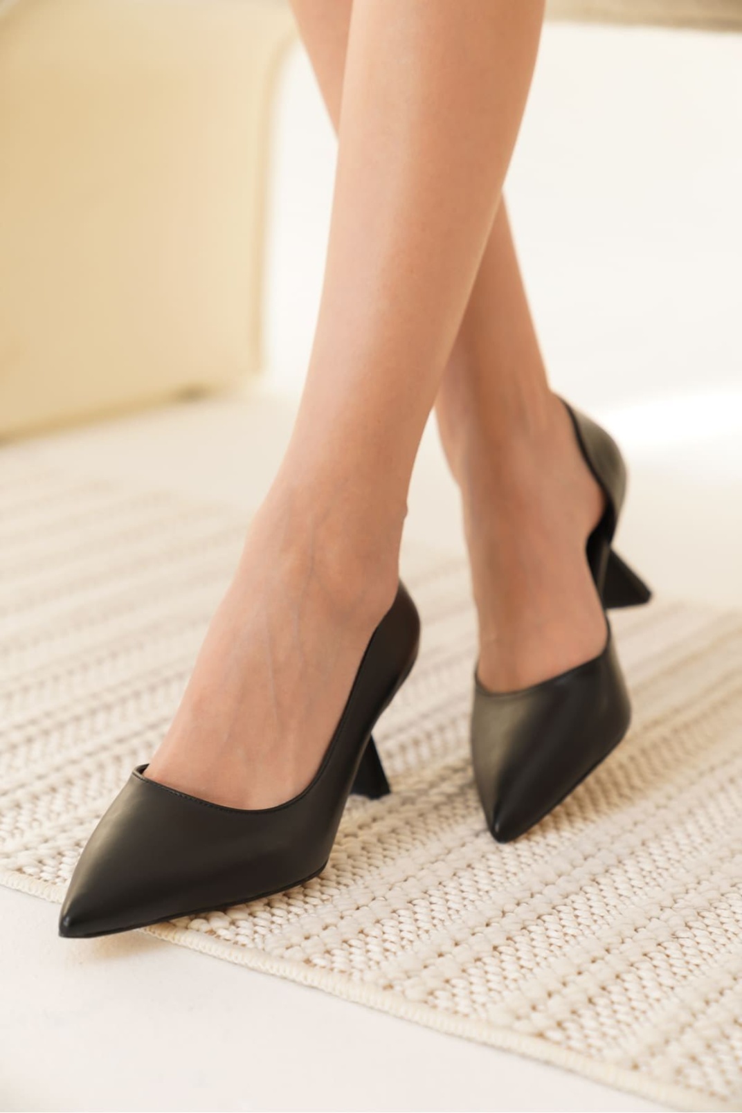 Kadın Mat Siyah Topuklu Ayakkabı TR08MS44A