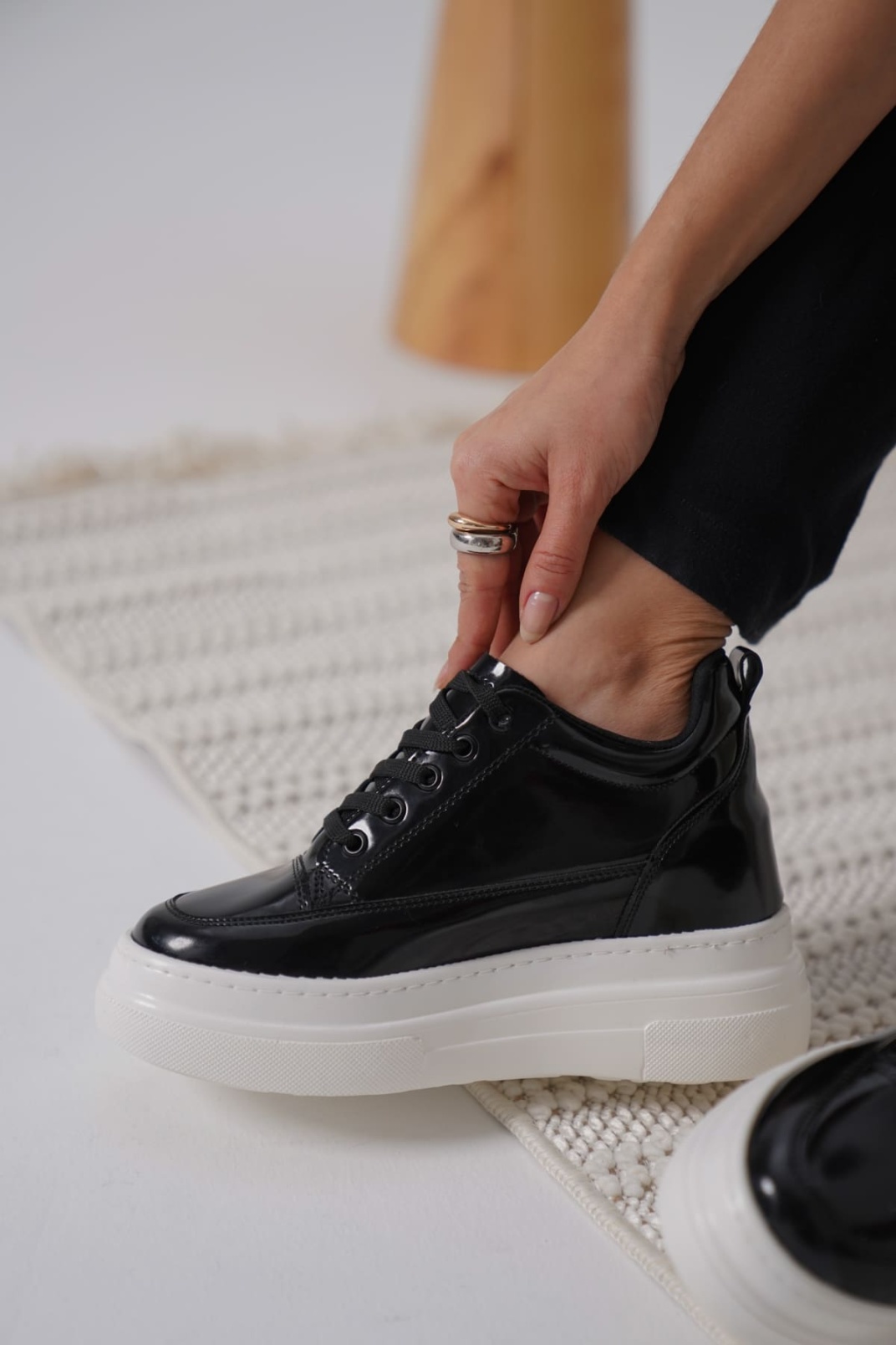 Kadın Gizli Topuk Siyah Spor Ayakkabı TR10MS01F