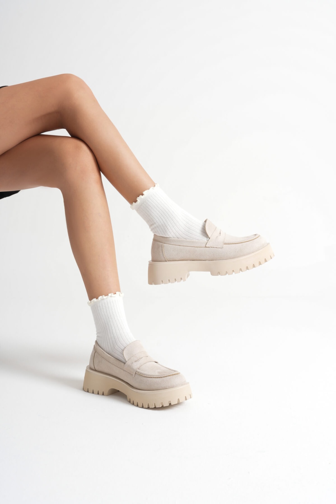 Kadın Günlük Bej Süet Loafer Ayakkabı TR10MS02D