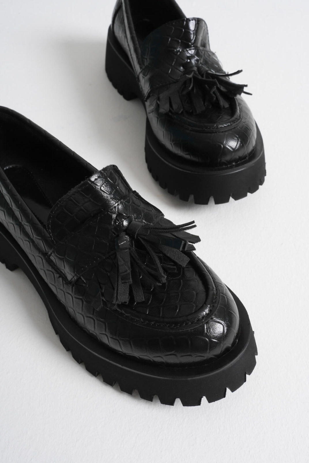 Kadın Günlük Siyah Kroko Baskılı Loafer Ayakkabı TR10MS03G