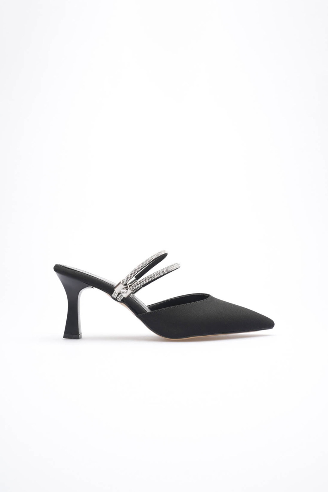 Kadın Taşlı Siyah Saten Topuklu Ayakkabı TR12MS04A