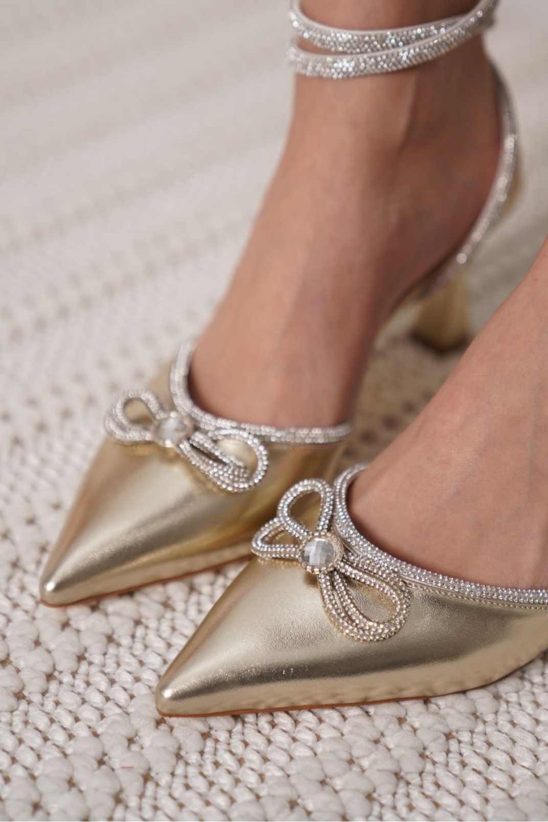 Kadın Altın Taşlı Topuklu Ayakkabı TR12MS05C