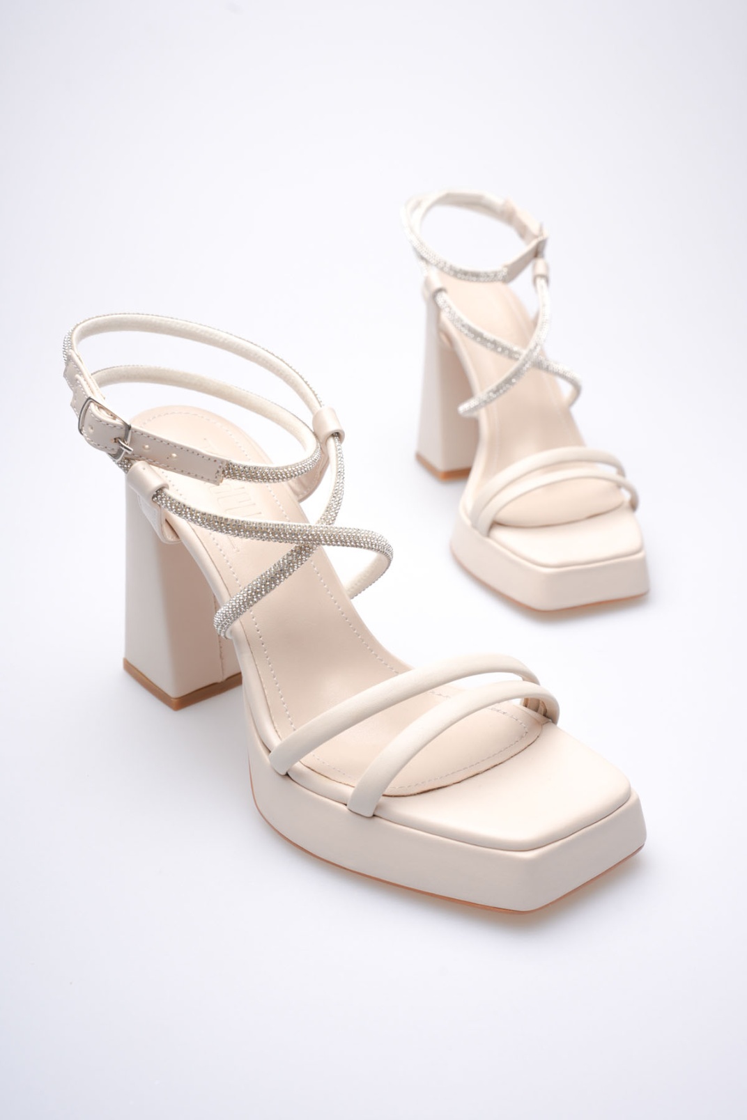 Kadın Bej Topuklu Sandalet TR12MY02C