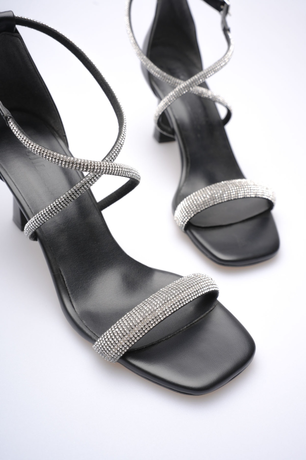 Siyah Kadın Topuklu Sandalet TR12MY03A