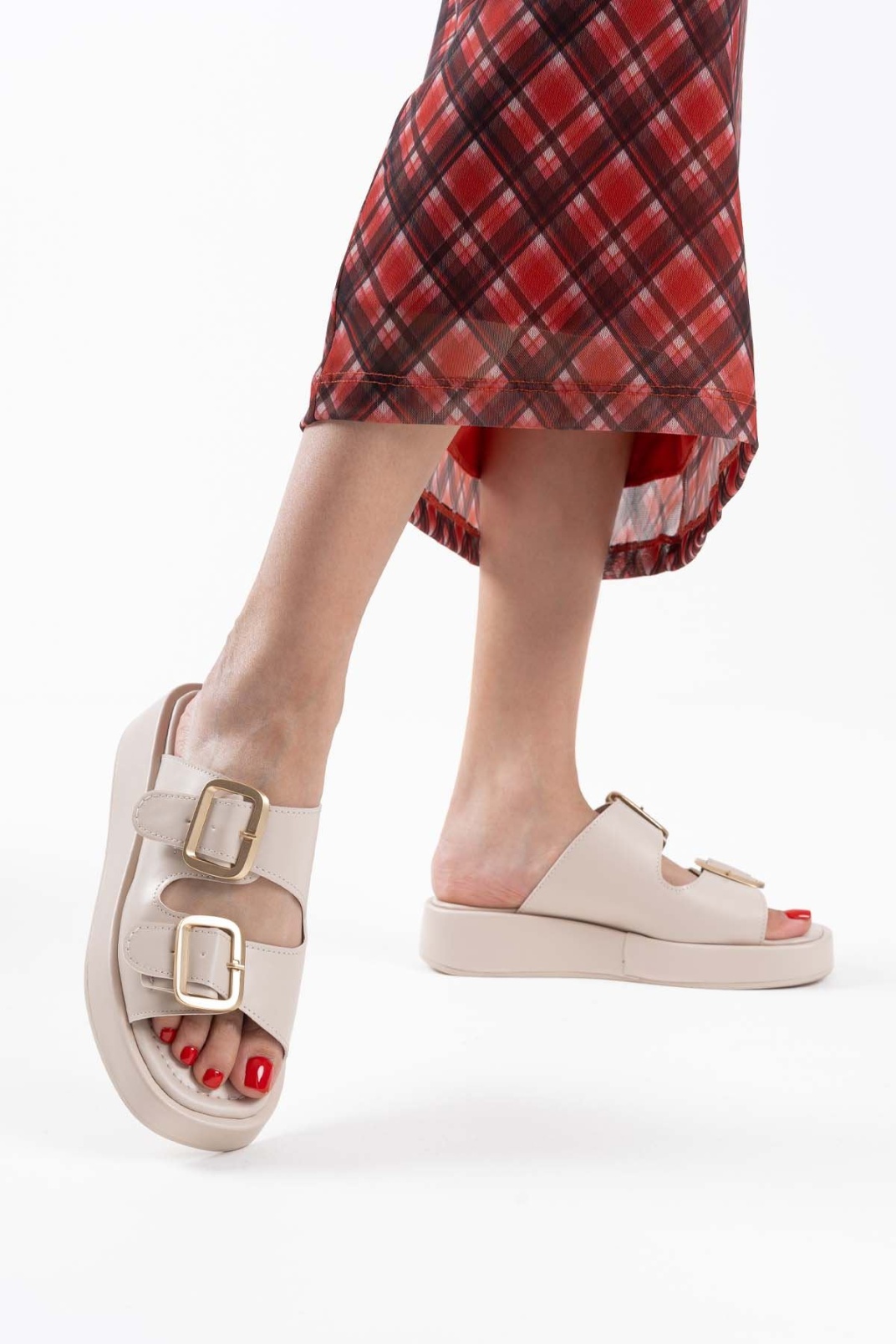 Bej Cilt Kadın Tokalı Terlik TR17MY01C