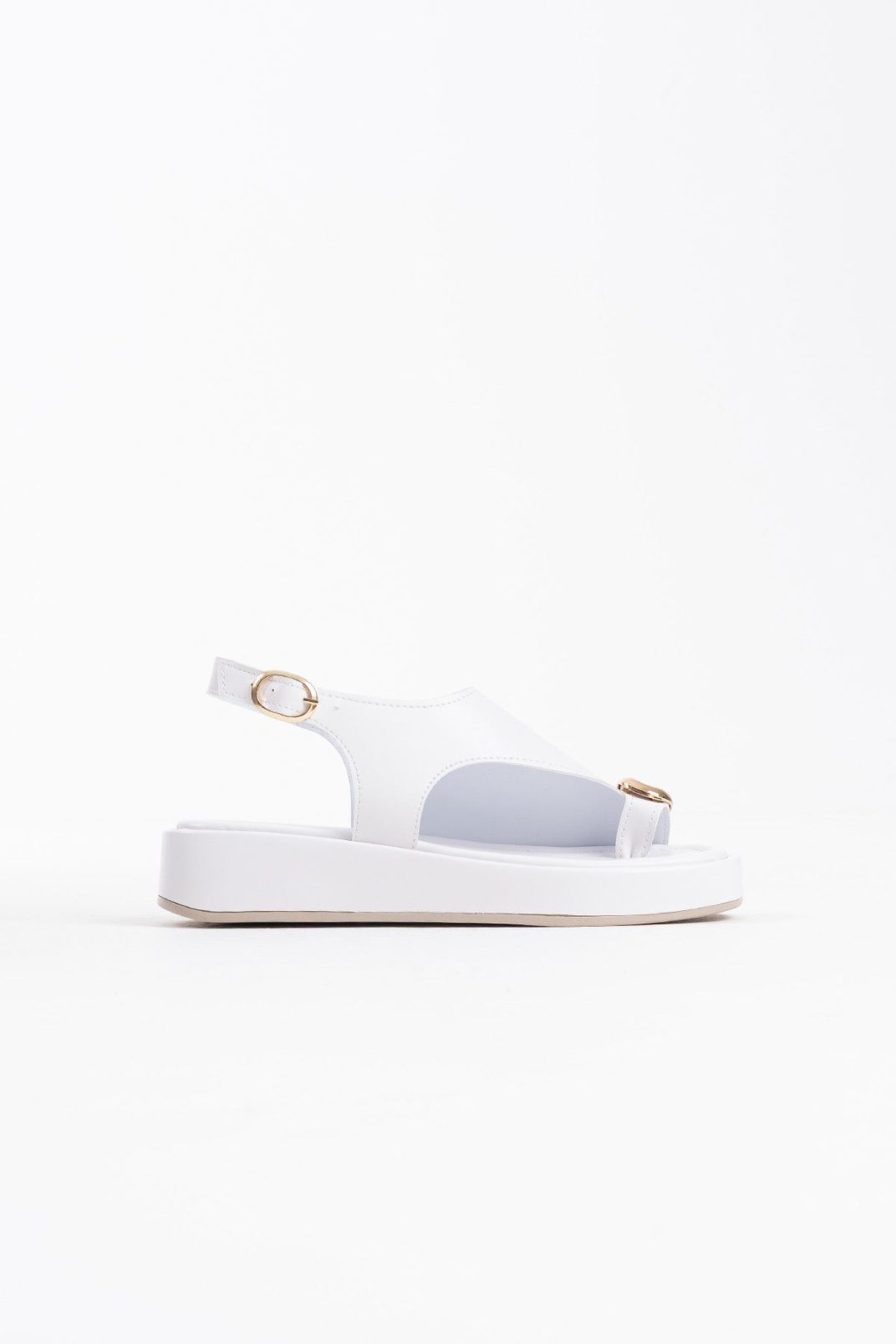 Kadın Beyaz Cilt Toka Detaylı Sandalet TR17MY03B