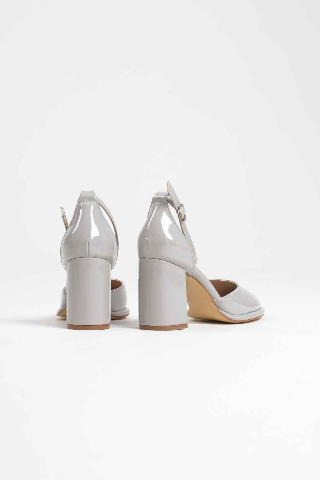 Gri Rugan Kadın Topuklu Ayakkabı TR18MS04D