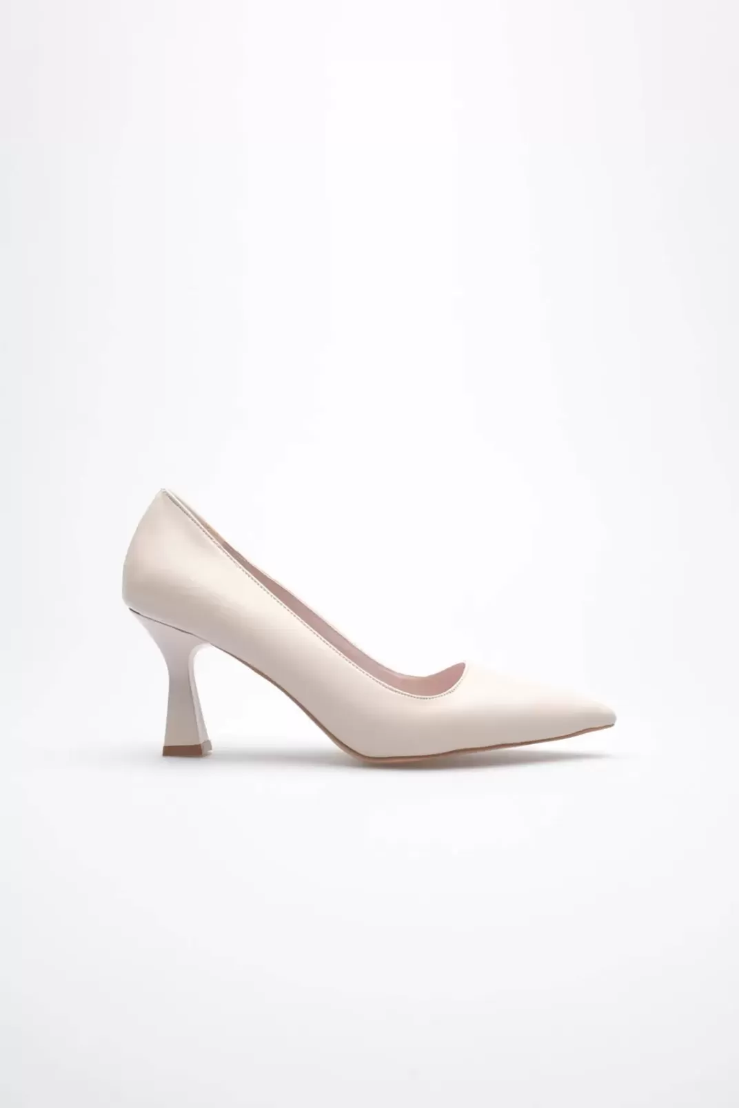 Bej Sivri Burun Orta Topuklu Kadın Stiletto TR20MS02C