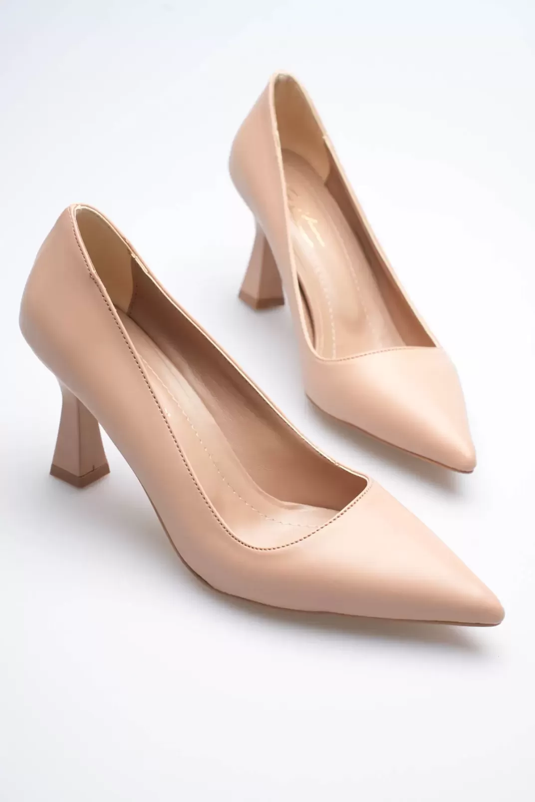 Nude Sivri Burun Orta Topuklu Kadın Stiletto TR20MS02D