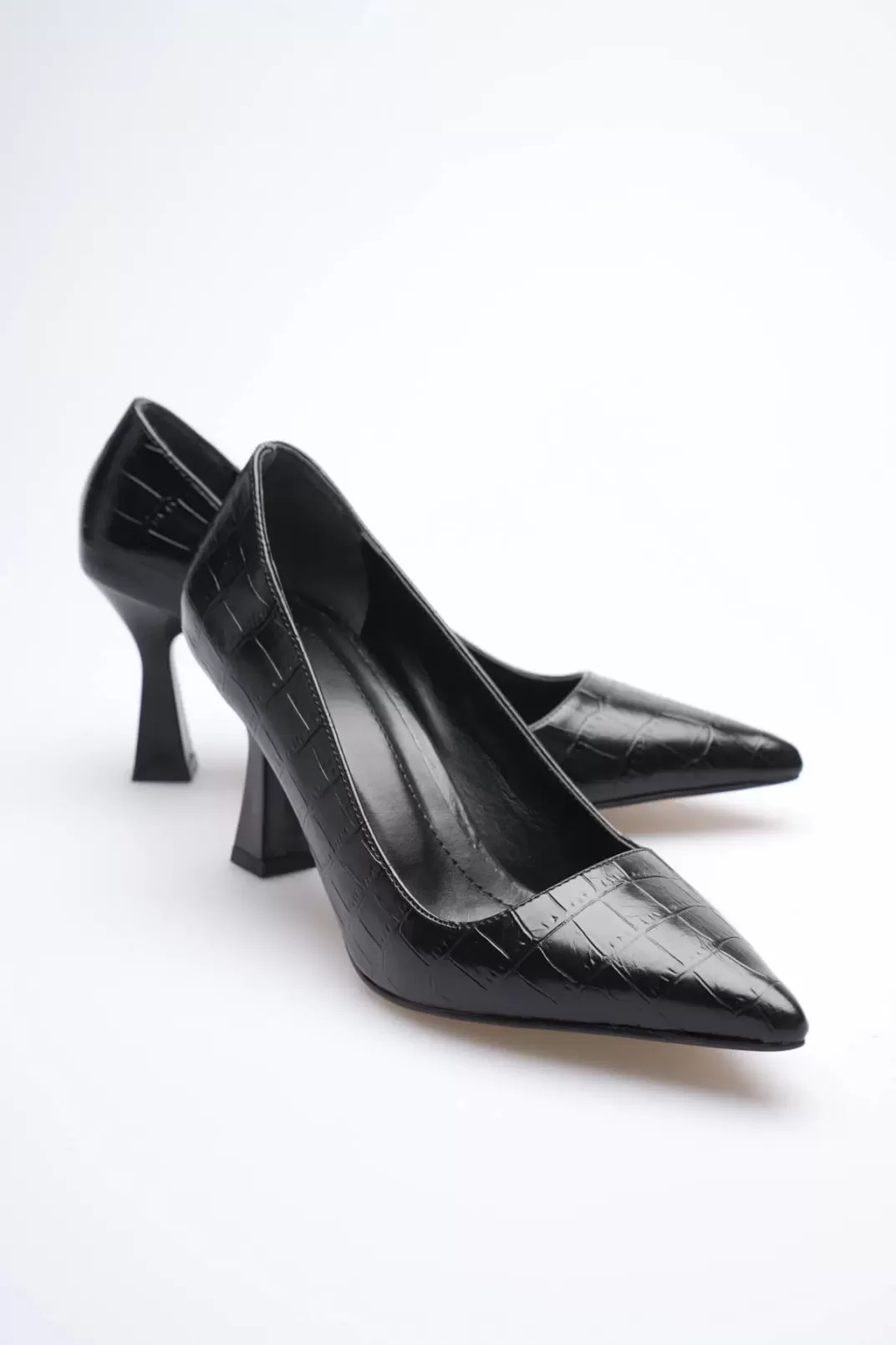Siyah Kroko Sivri Burun Orta Topuklu Kadın Stiletto TR20MS02F
