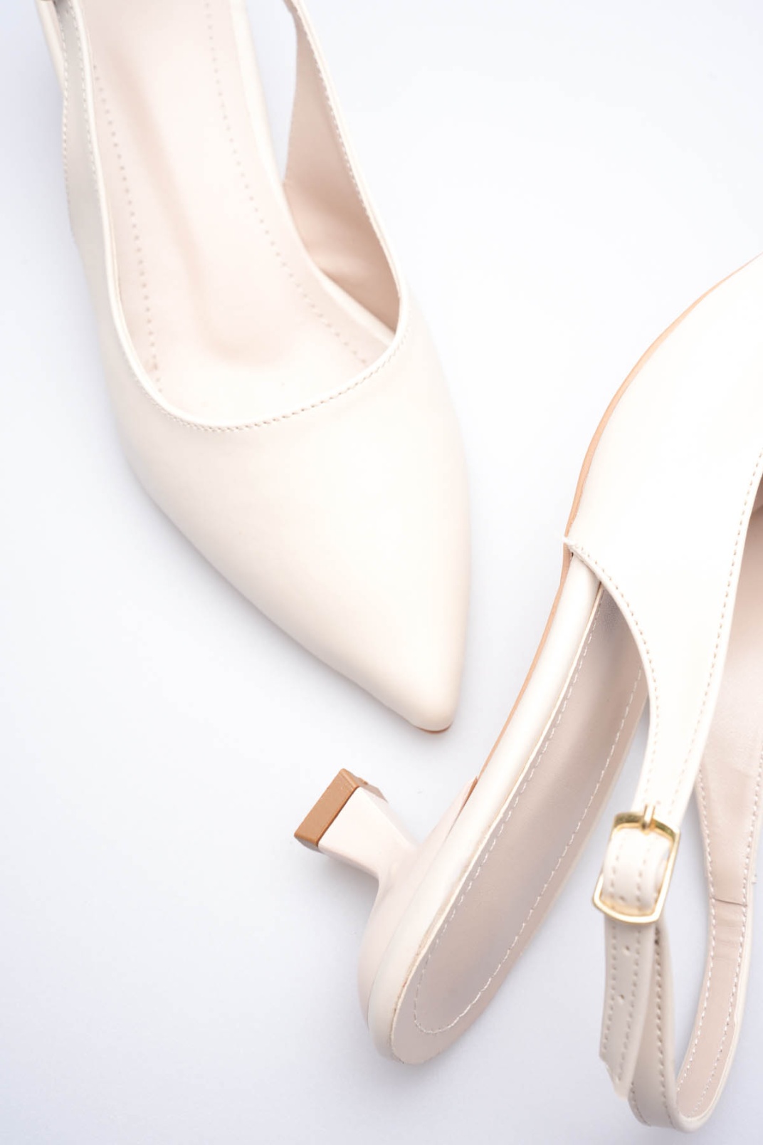 Kadın Bej Sivri Burun Slingback Kısa Topuklu Ayakkabı TR20MS04B