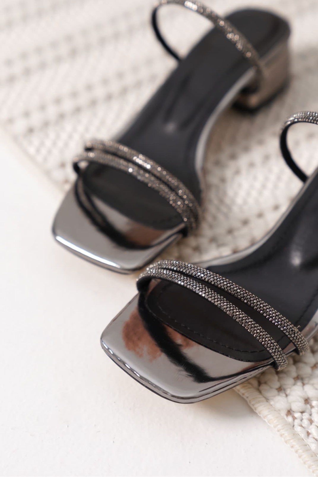 Kadın Kalın Topuklu Platin Terlik TR20MY14E