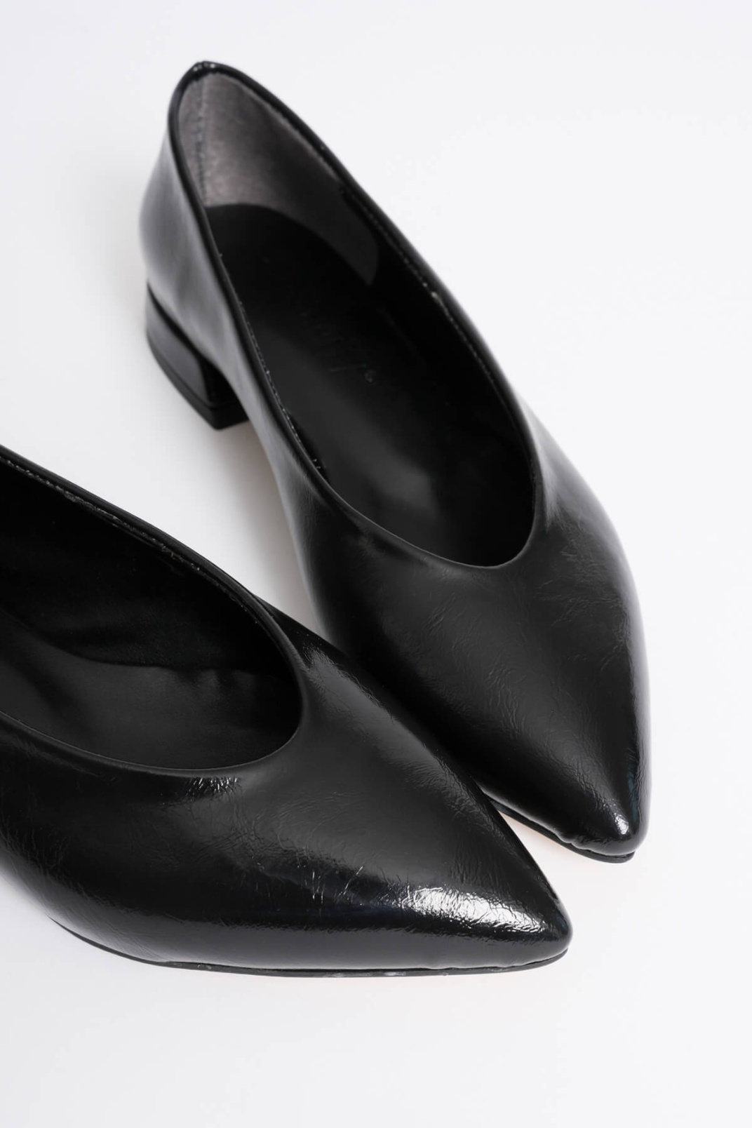 Kadın Siyah Günlük Kısa Topuklu Ayakkabı TR23MS02A