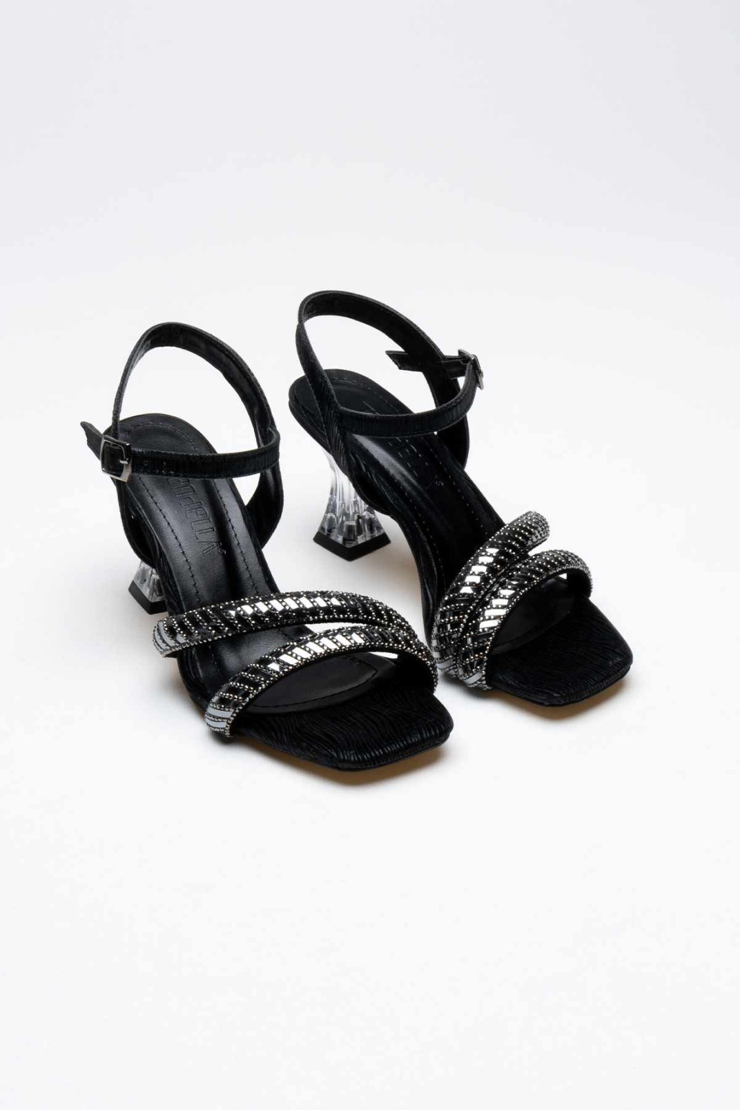 Siyah Taşlı Kadın Topuklu Sandalet TR25MY05A