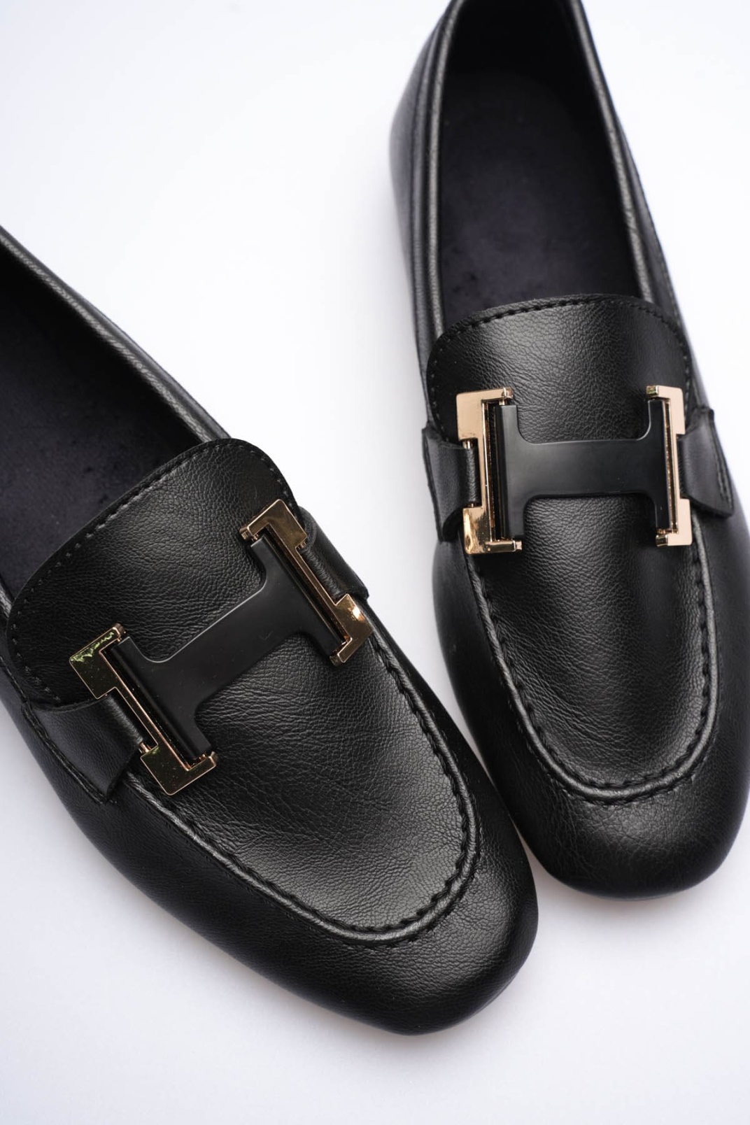 Kadın Siyah Şık Tokalı Günlük Ayakkabı TR27MS05A