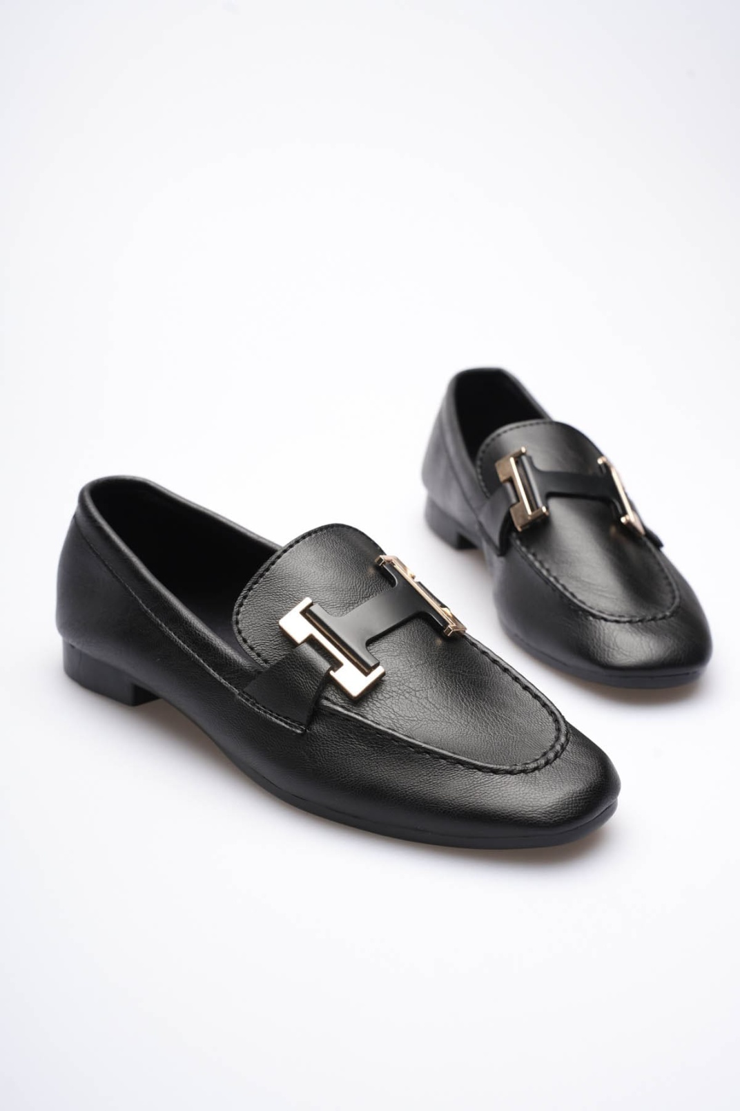 Kadın Siyah Şık Tokalı Günlük Ayakkabı TR27MS05A