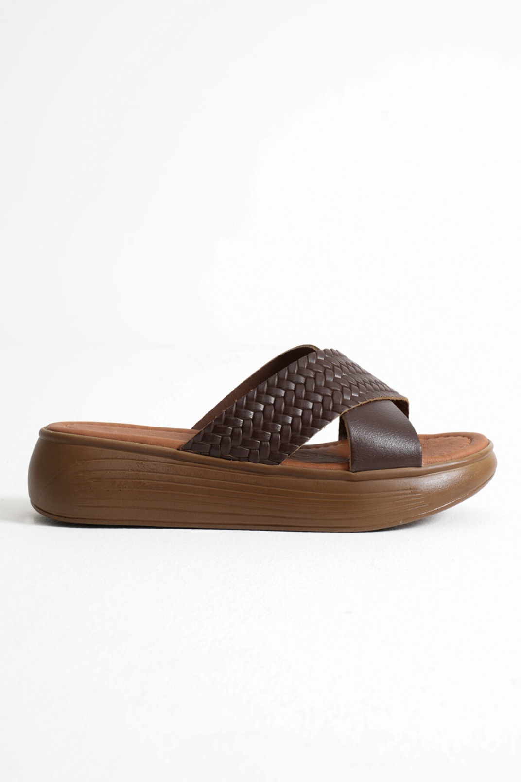 Acı Kahve Örgü Desenli Hakiki Deri Terlik TR31MY53K