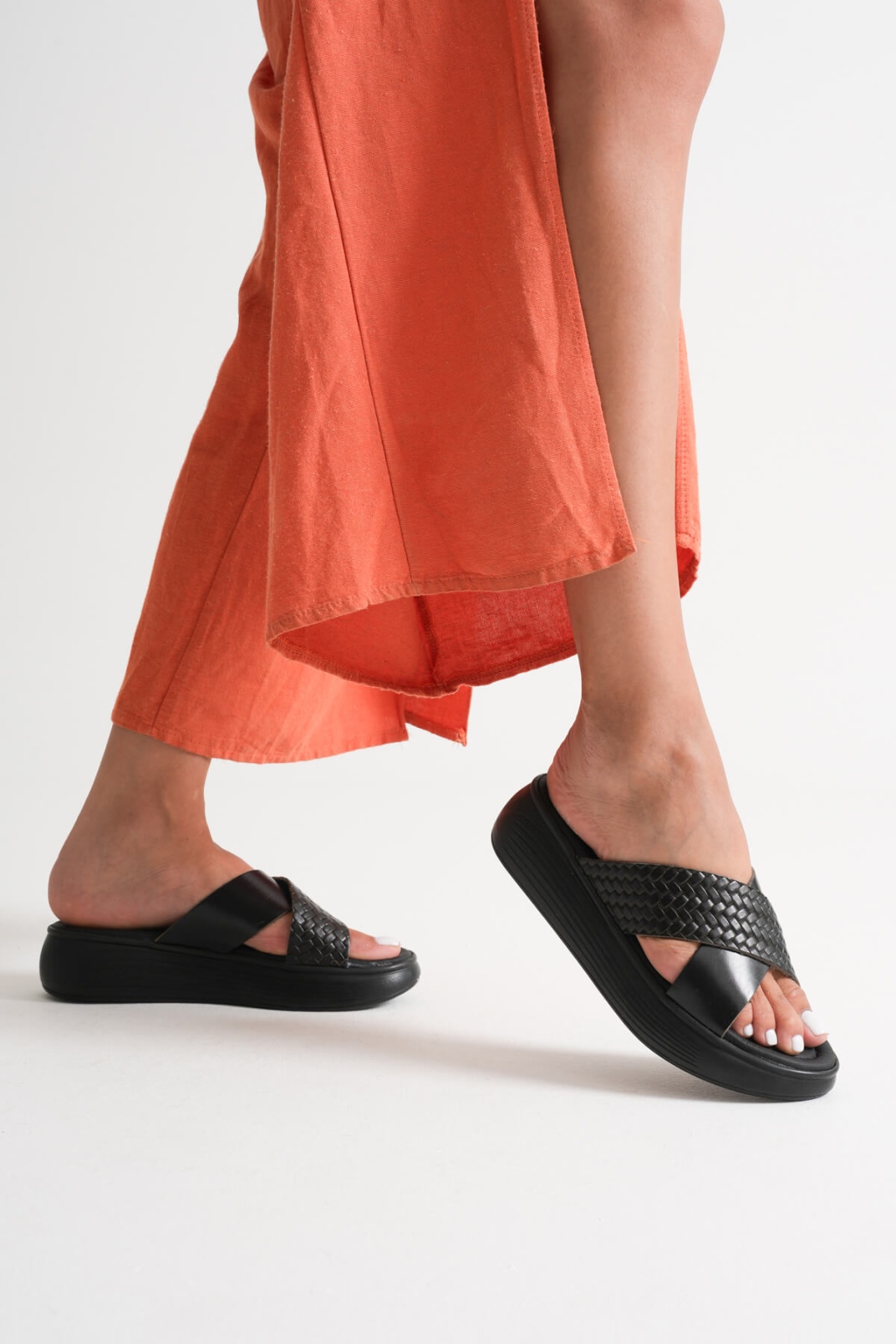 Siyah Hakiki Deri Terlik TR31MY53N