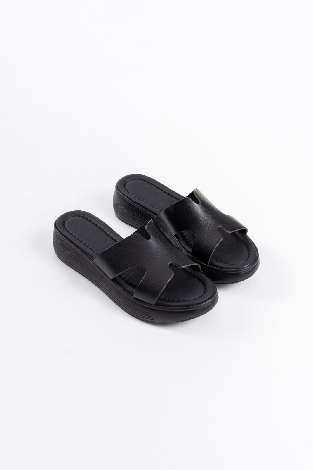 Siyah Hakiki Deri Terlik TR31MY54A