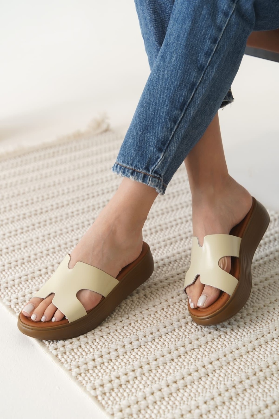 Bej Hakiki Deri Terlik TR31MY54C