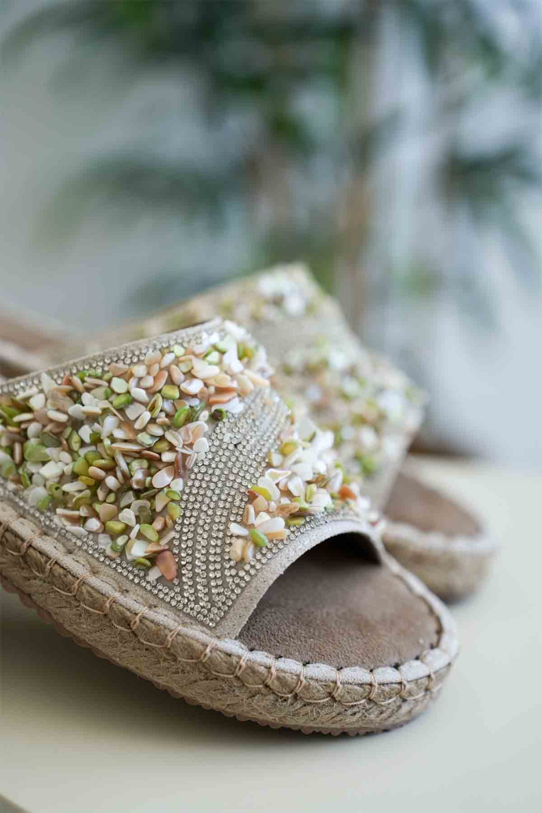 Kadın Bej Taş İşlemeli Terlik TR35MY08B